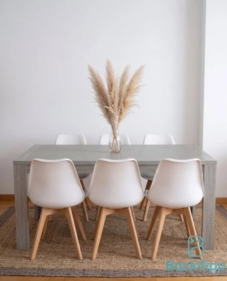 Mesa comedor gris + 5 sillas blancas