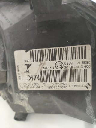 Faros de Renault Megane 3 de 2012.