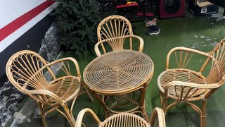 Conjunto mesa y sillas bambú vintage