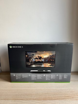 Xbox One X 1TB + Disco Duro Externo 4TB