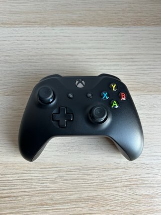 Xbox One X 1TB + Disco Duro Externo 4TB