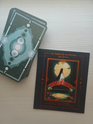 Tarot de lo Divino Yoshi Yoshitani