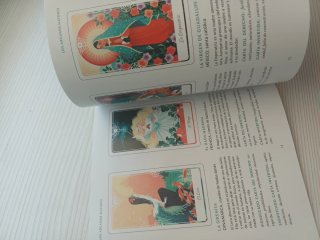Tarot de lo Divino Yoshi Yoshitani