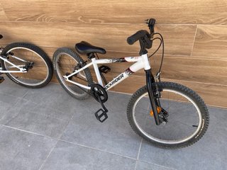 Bicicleta infantil Btwin blanca