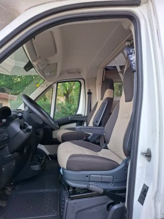 Autocaravana McLouis Glamys 40 Gold 6 plazas