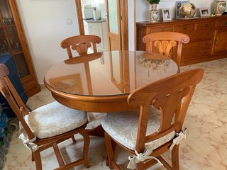 Mesa redonda madera + 4 sillas tapizadas
