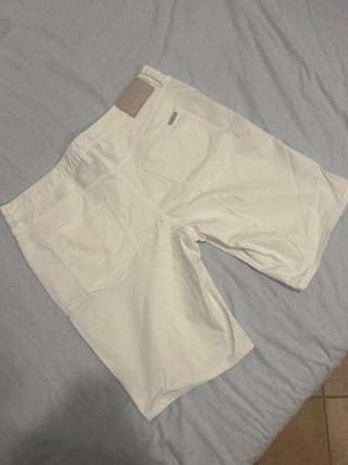 Pantaloncini Armani bianchi strappati