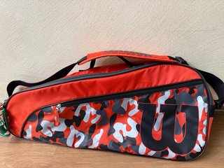 Raquetero Wilson Camuflaje rojo y Negro