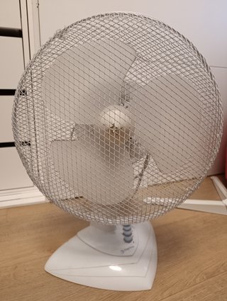 Ventilador de mesa blanco