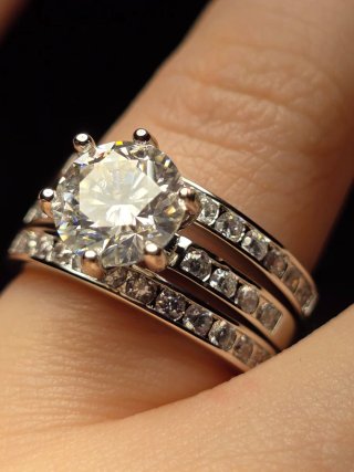 Tris anelli diamante moissanite 2 carati