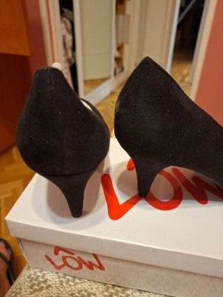 Zapatos de salón ante y metal negro talla 38