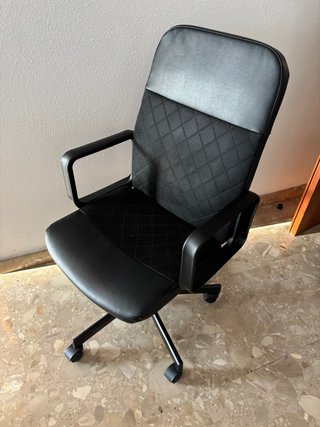 Silla de escritorio negra Ikea