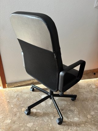 Silla de escritorio negra Ikea