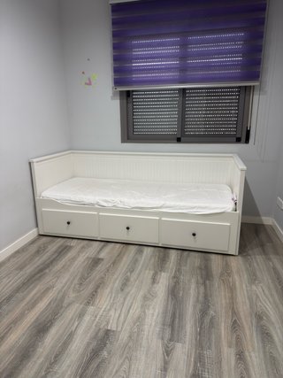 Diván blanco con 3 cajones y 2 colchones