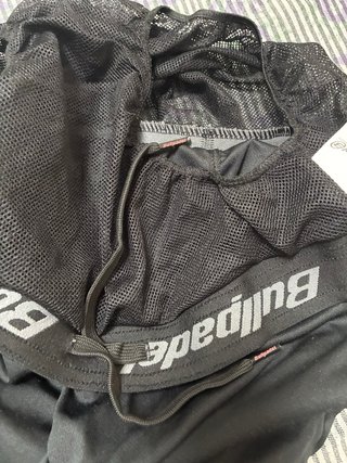 Bullpadel Calzonas Padel Negras y Rojas