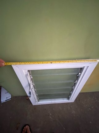 Ventana de baño aluminio