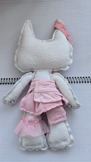 Muñeco artesanal único - Estilo alternativo