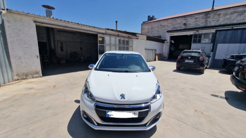 Peugeot 308 2016 - foto 1
