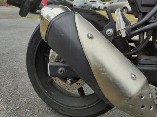Suzuki SV 650 Naked Azul, Blanca, y Negra, con ABS