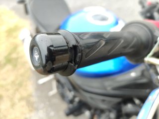 Suzuki SV 650 Naked Azul, Blanca, y Negra, con ABS