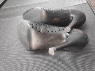 Zapatos Guess Tacón Negro Estrellas