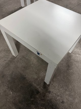 Mesa auxiliar blanca Ikea