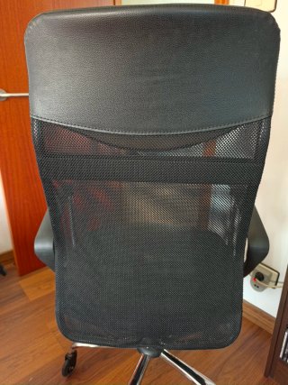 Silla de escritorio con ruedas y reposabrazos