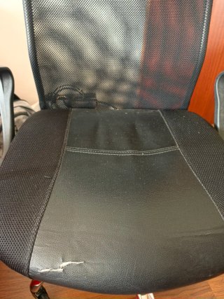 Silla de escritorio con ruedas y reposabrazos