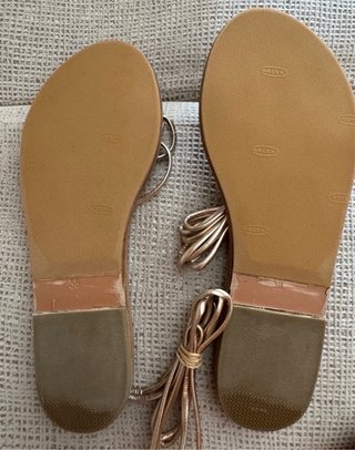 Sandalias doradas tiras sin estrenar Ancient Greek