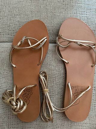 Sandalias doradas tiras sin estrenar Ancient Greek
