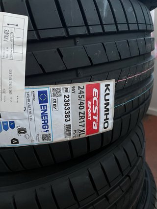Neumáticos Kumho Ecsta 245/40 ZR17 XL 95Y