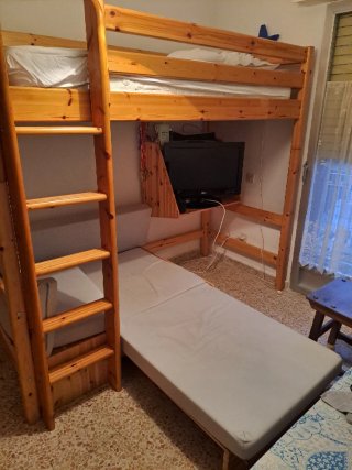 Cama litera madera con escritorio y baúl