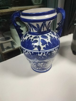 Jarrón Cerámica Azul y Blanco