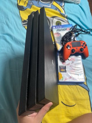 PS4 PRO 1TB + 2 juegos + Mando