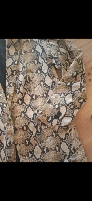 Blazer Zara estampado serpiente