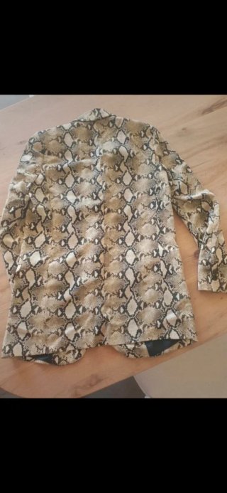 Blazer Zara estampado serpiente
