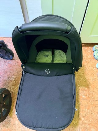 Passeggino per neonati nero