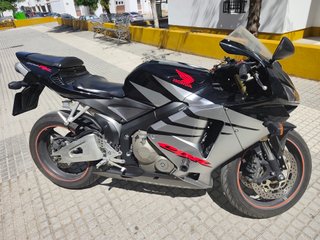 Honda CBR 600 RR Sportbike