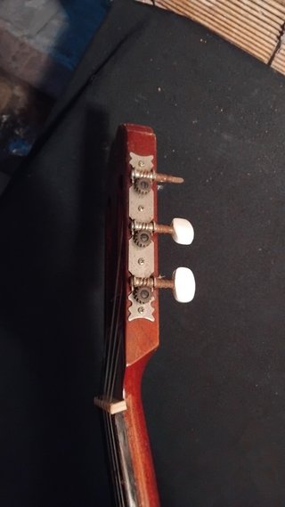Guitarra Clásica Roja