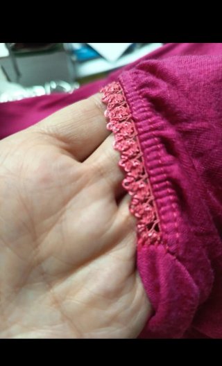 Camiseta fucsia con nudo