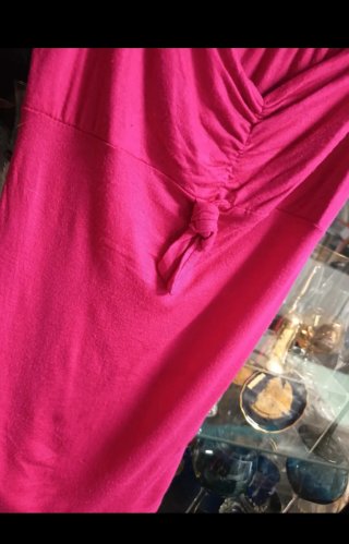 Camiseta fucsia con nudo