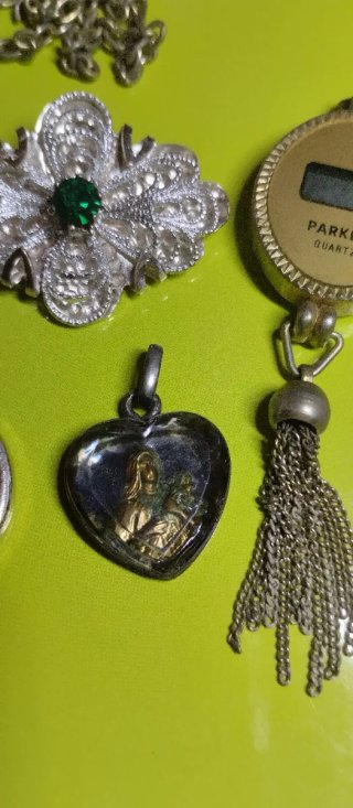 Lote vintage: colgantes, reloj Parker y broche