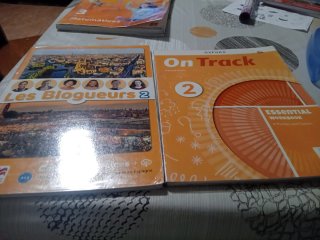 Libros de ingles y fances de 2° de ESO