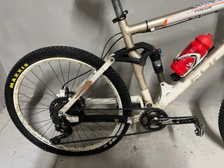 Bicicleta MTB FOCUS para poner a punto
