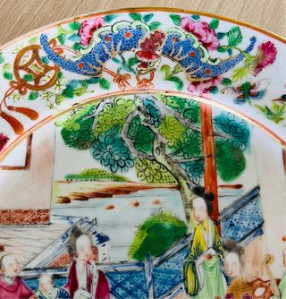 Excepcional plato porcelana china (escena palacio)