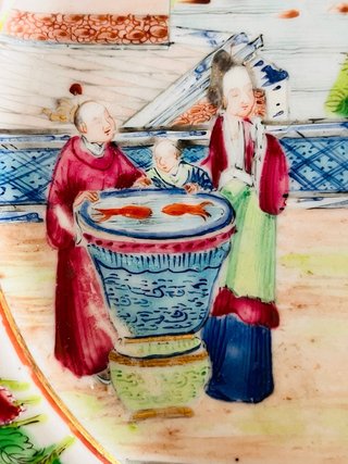 Excepcional plato porcelana china (escena palacio)