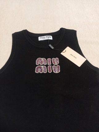 Miu Miu Top Negro con Pedrería