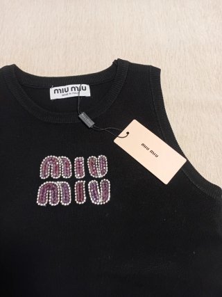 Miu Miu Top Negro con Pedrería