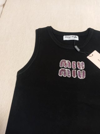 Miu Miu Top Negro con Pedrería
