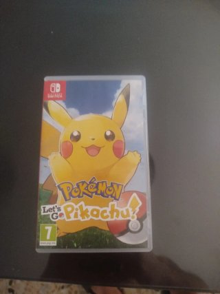 Pokemon Let's Go Pikachu! Nintendo Switch